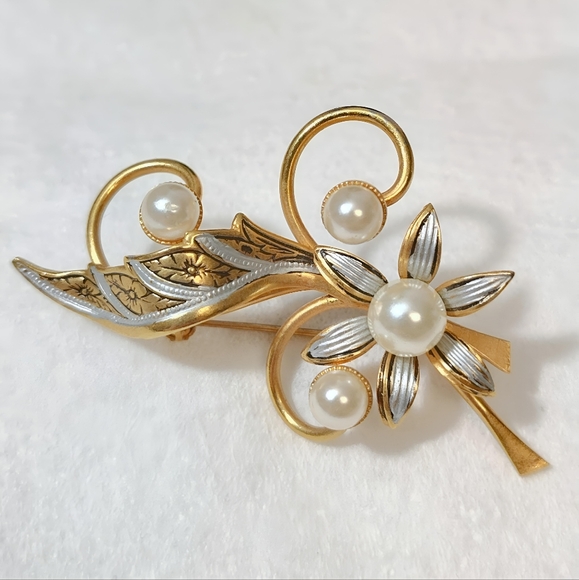 Vintage Jewelry - Vintage Damascene Toledoware Floral and Faux Pearl Brooch Pin
